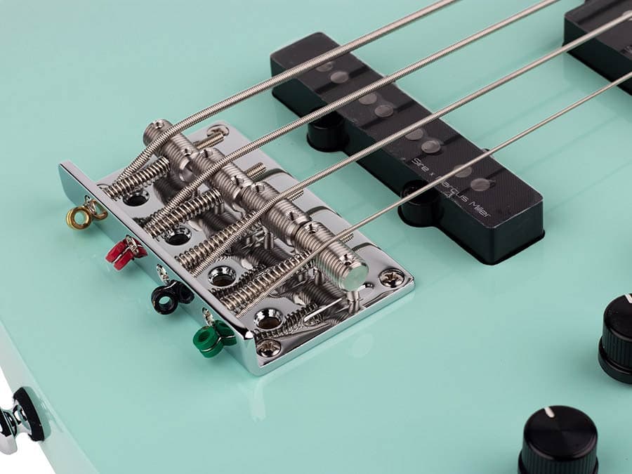 U5 A4/MT U Series Marcus Miller basgitaar short scale — Sire