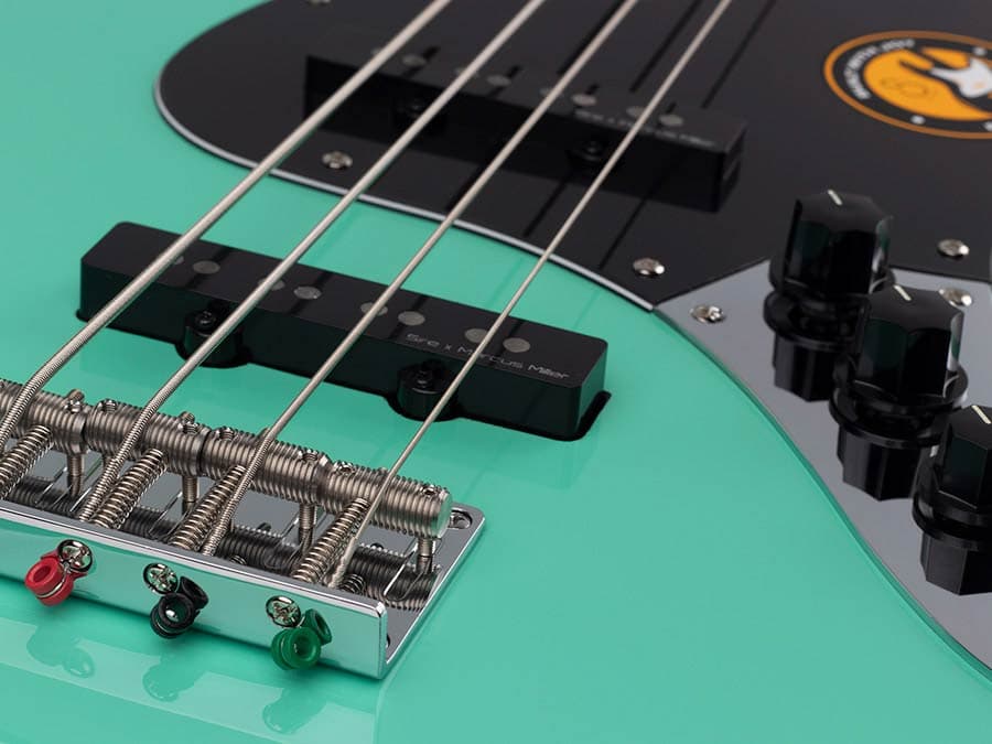 V5R A4/MLG V Series Marcus Miller basgitaar — Sire