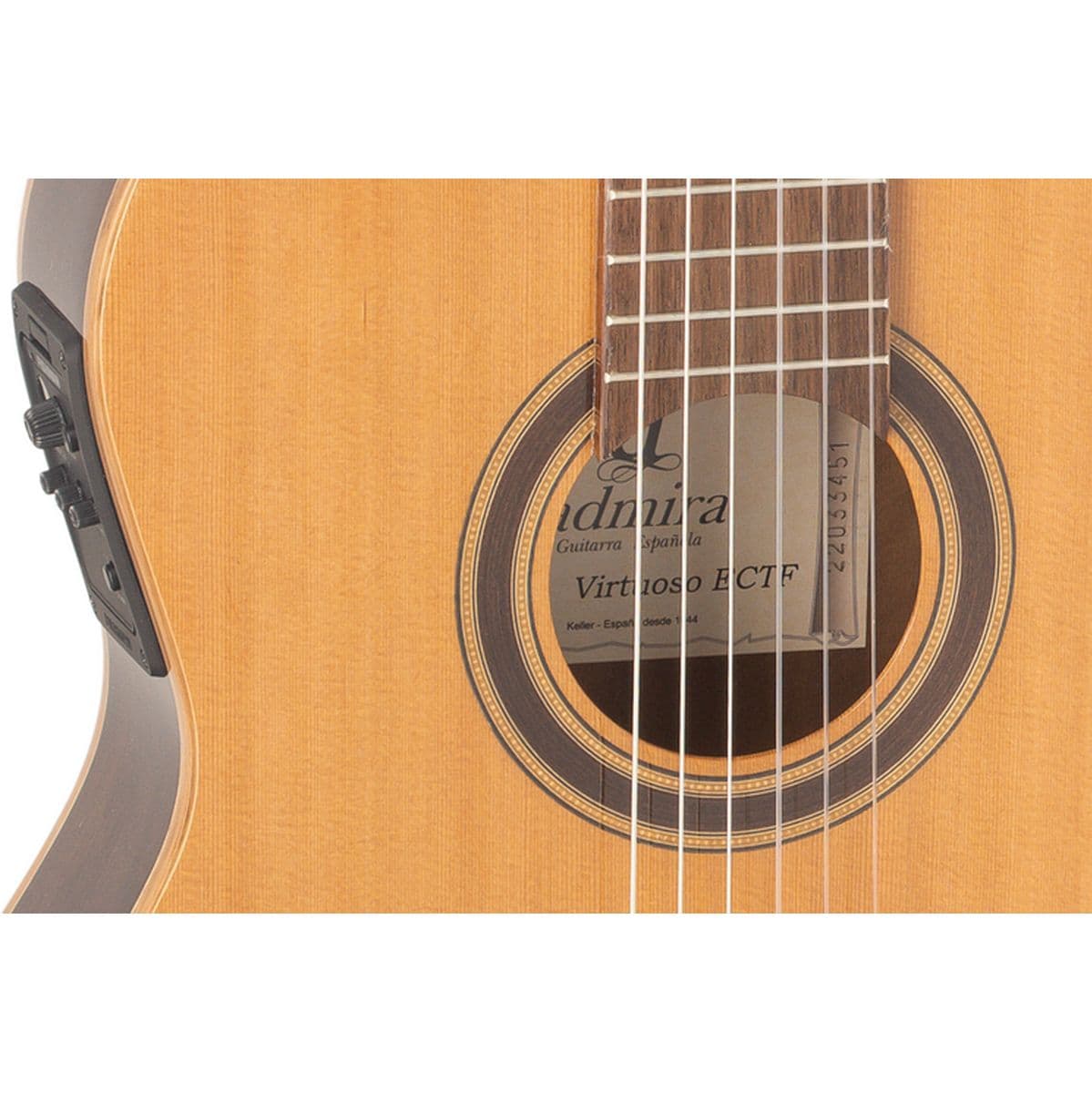 Classical Guitar Virtuoso Electric Fishman Cuerpo Estrecho Conservatory — Admira