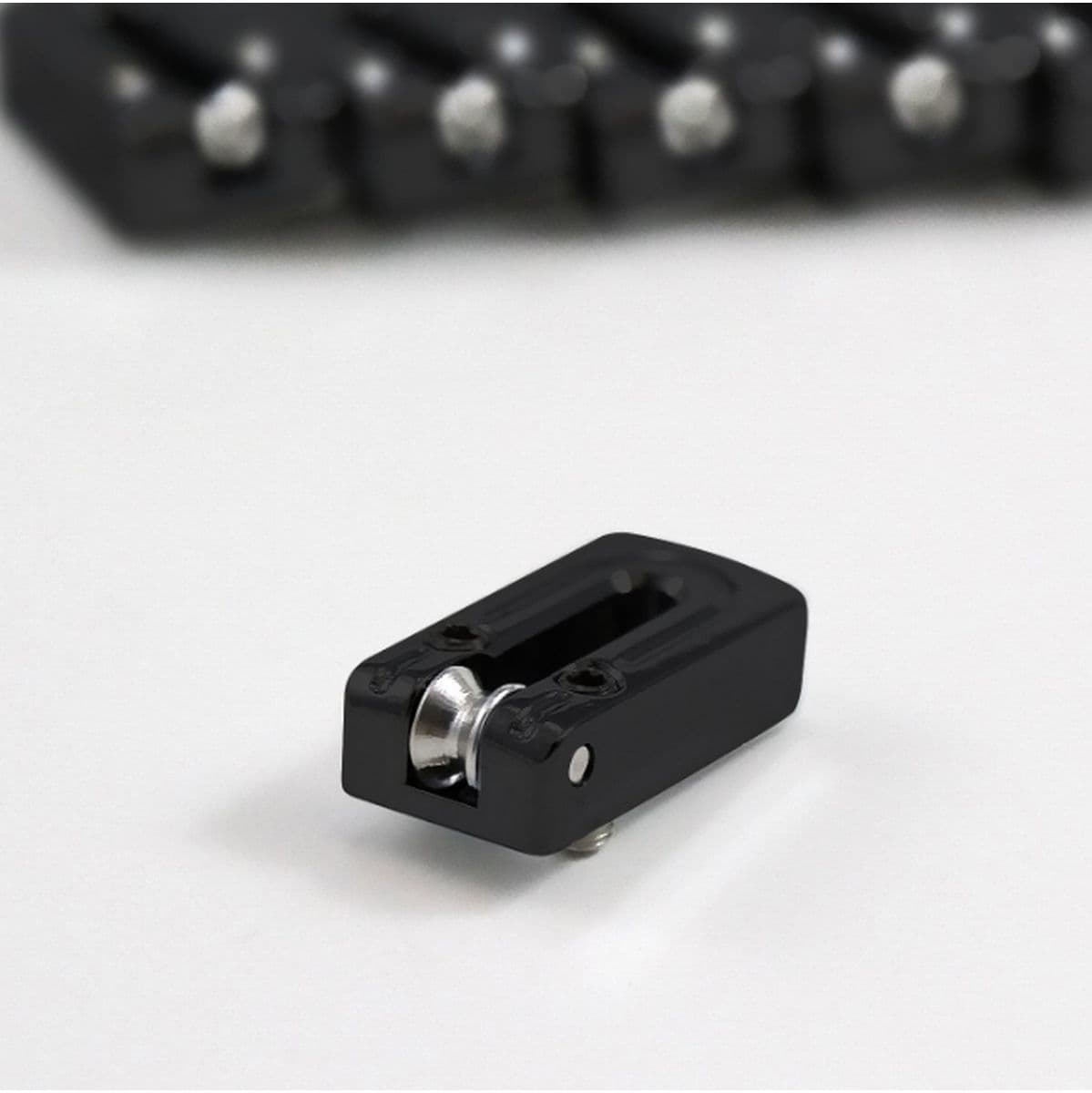 Al String Surfer Roller Saddles For Strat Narrow 2-1/16 Black — AxLabs
