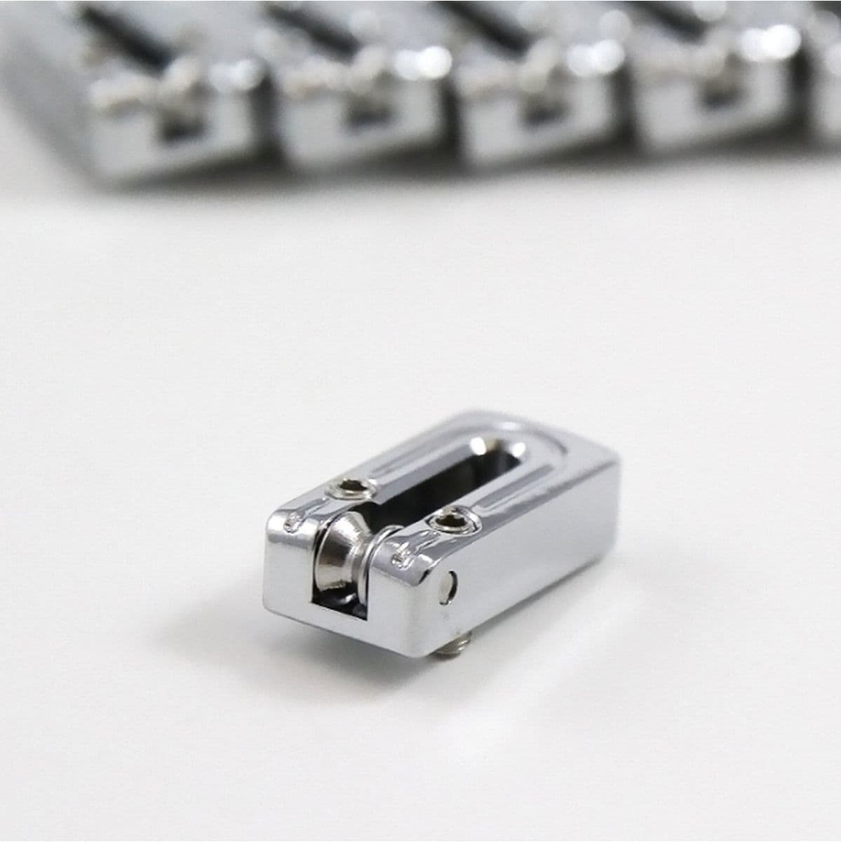 Al String Surfer Roller Saddles For Strat Narrow 2-1/16 Chrome — AxLabs