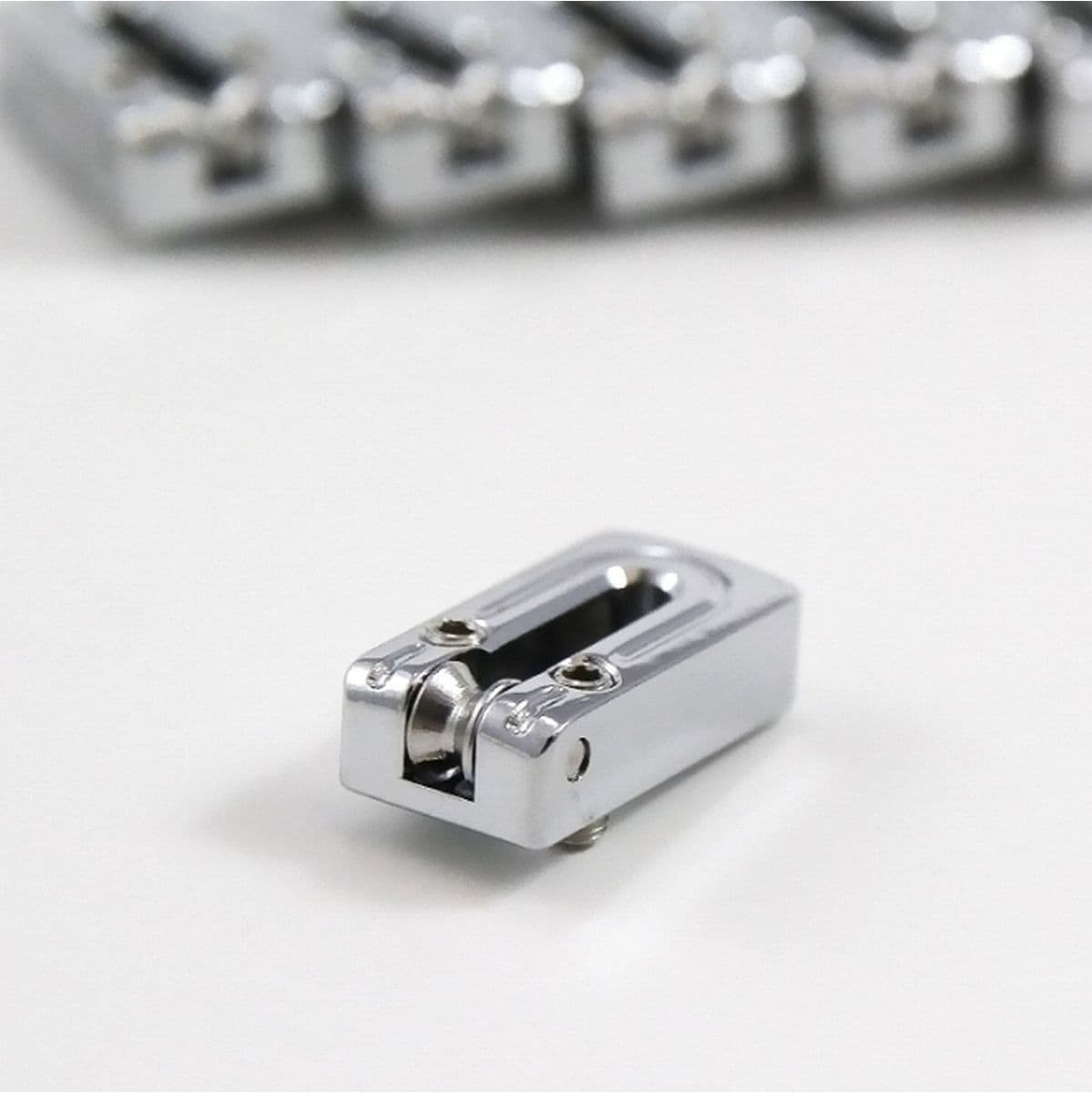 Al String Surfer Roller Saddles For Strat Wide 2-7/32 Chrome — AxLabs