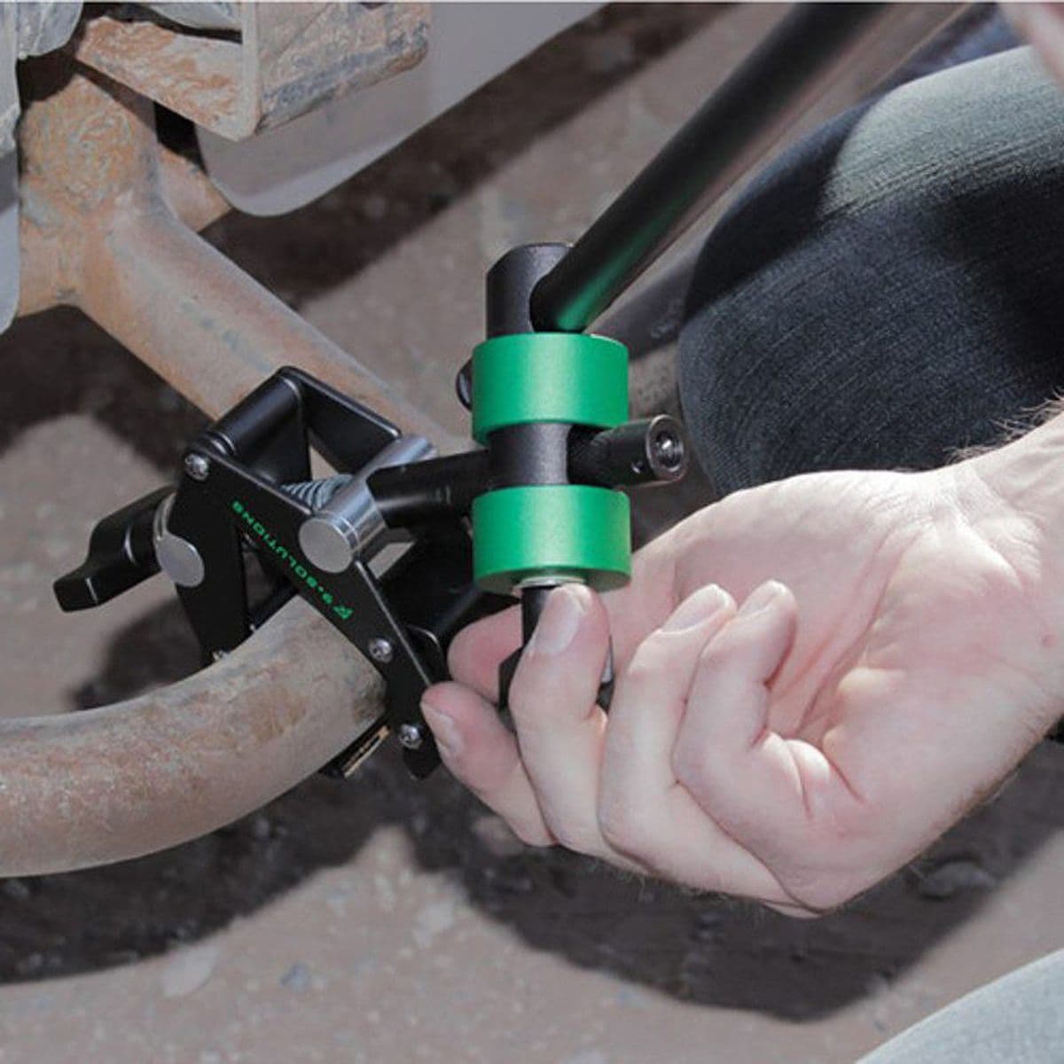 Savior Clamp w/ Stud — 9.Solutions