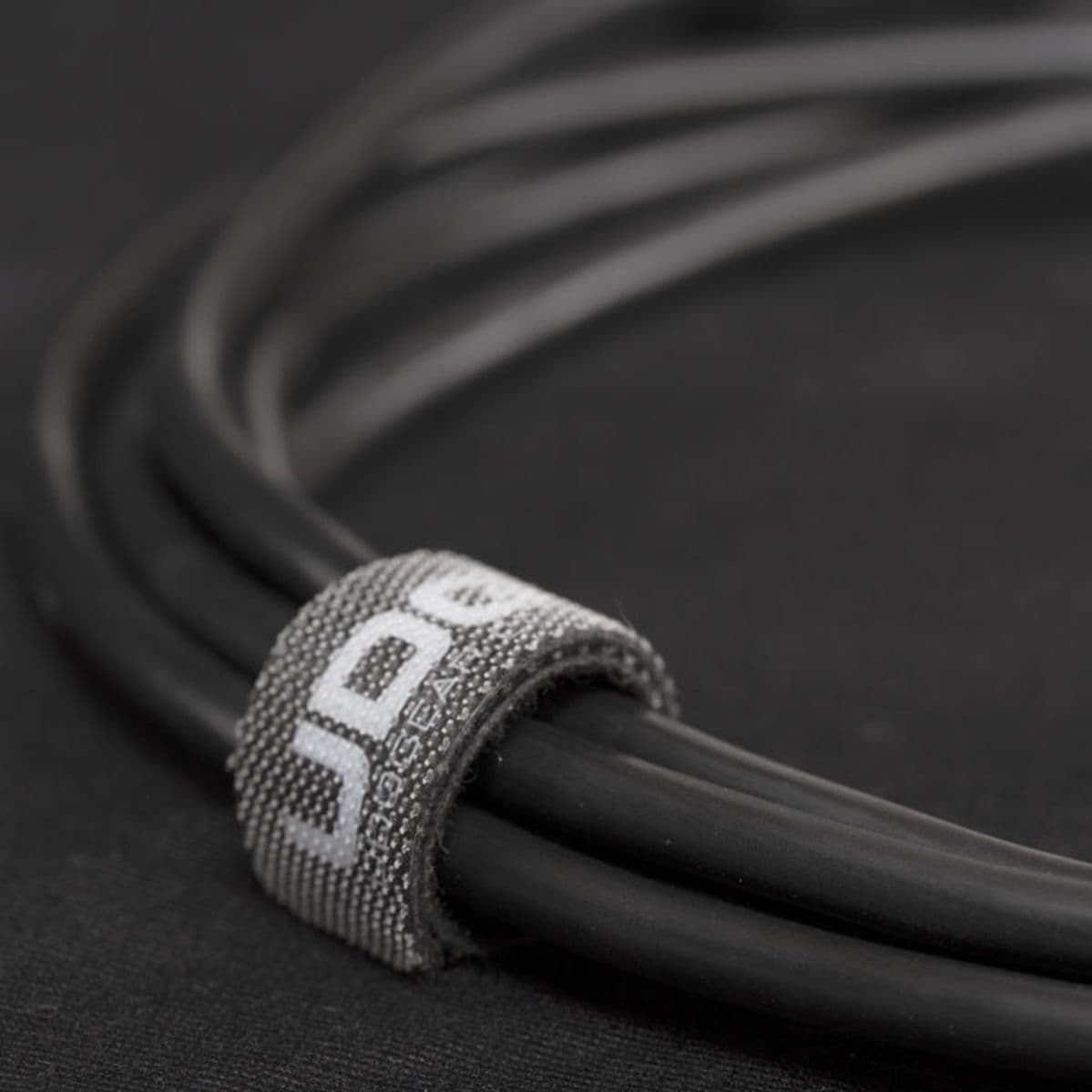 Ultimate Audio Cable USB 2.0 A-B Black Angled 2m — UDG