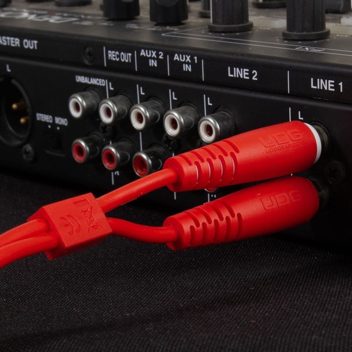 Ultimate Audio Cable Set RCA - RCA Red Straight 1.5m — UDG